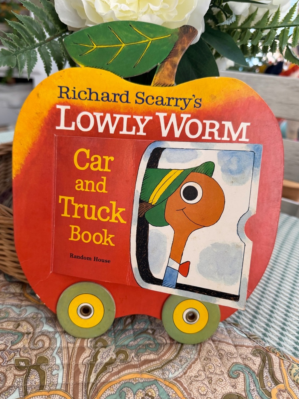 Richard Scarry's Lowly Worm: Car & Truck Book (1983) with Movable Wheels
The cu